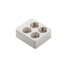 Base 4 Tomas TT sin Cable cuadrada Caja FAMATEL